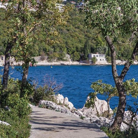 Gorgeous Apartment In Crikvenica With Kitchen Eksteriør bilde