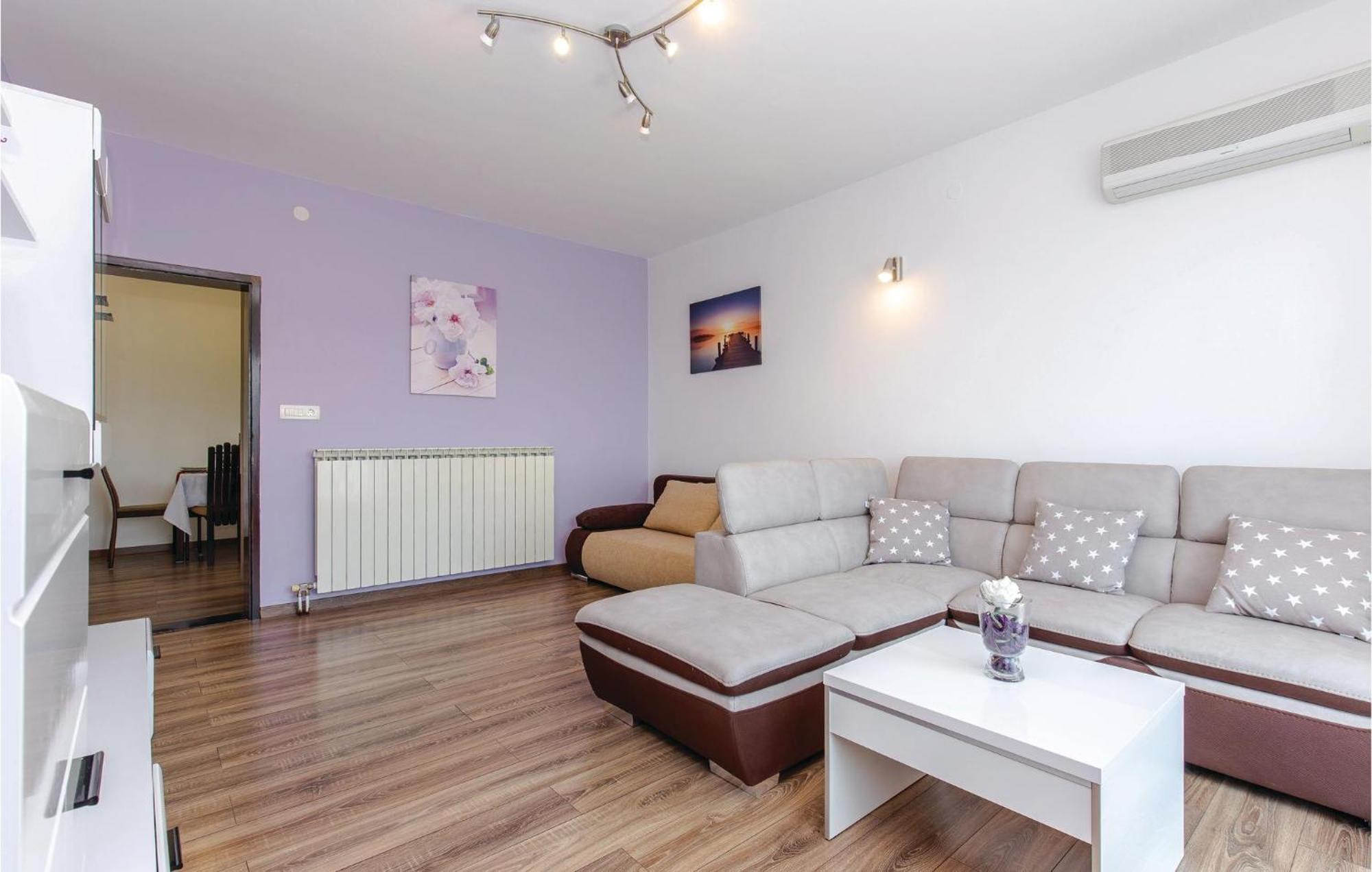 Gorgeous Apartment In Crikvenica With Kitchen Eksteriør bilde